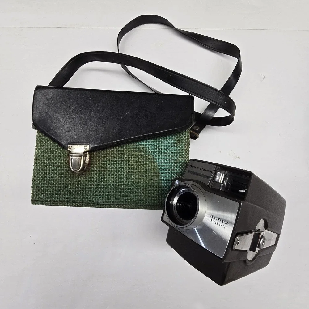 Bell & Howell Autoload Optronic Eye Super 8 Camera W/ Case * Untested Parts Only